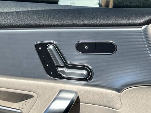 Used 2022 Mercedes-Benz A 220 A 220 image 18