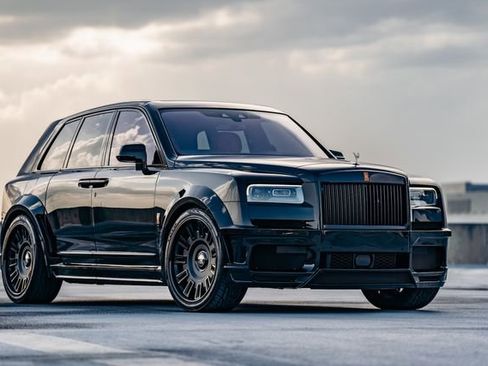 Used 2022 Rolls-Royce Cullinan w/ Cullinan Package image 4