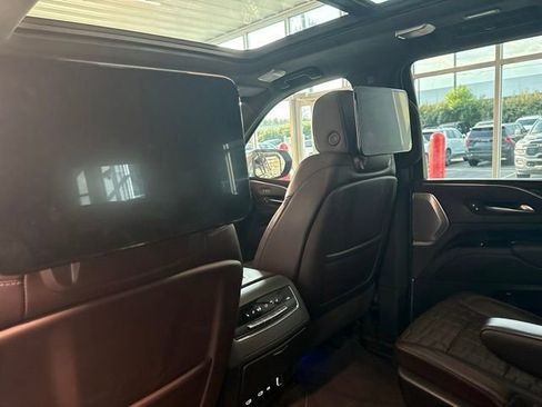 Used 2023 Cadillac Escalade V AWD/4WD image 5