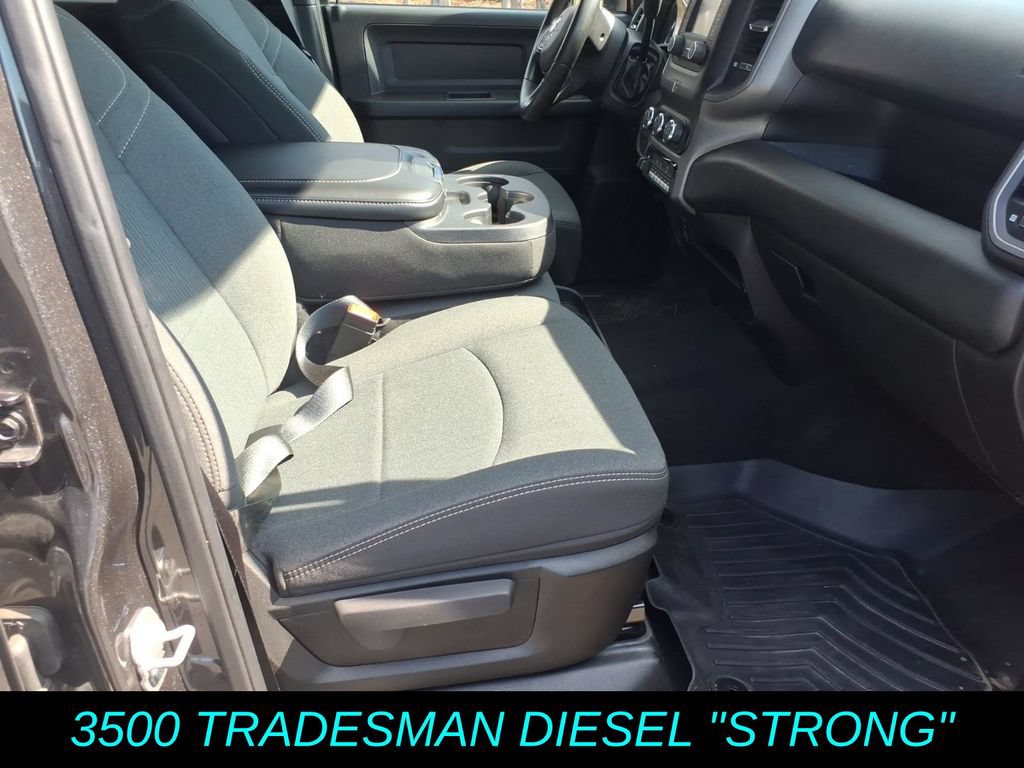 Used 2024 RAM 3500 Tradesman w/ Chrome Appearance Group AWD/4WD image 10