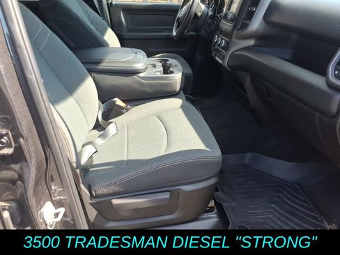 Used 2024 RAM 3500 Tradesman w/ Chrome Appearance Group AWD/4WD image 10