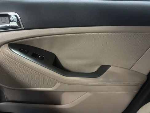 Used 2011 Kia Optima EX FWD image 16