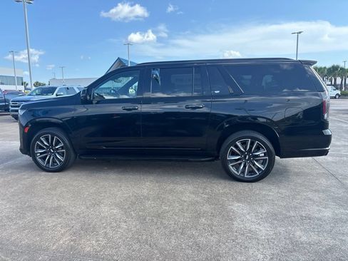 Used 2024 Cadillac Escalade ESV Sport AWD/4WD image 19