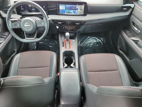 Certified 2025 Nissan Kicks SR FWD image 21