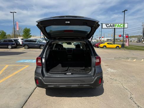 Used 2018 Subaru Outback 2.5i Limited AWD/4WD image 12