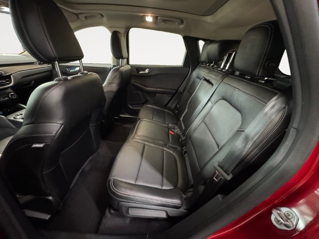 Used 2020 Ford Escape Titanium AWD/4WD image 21