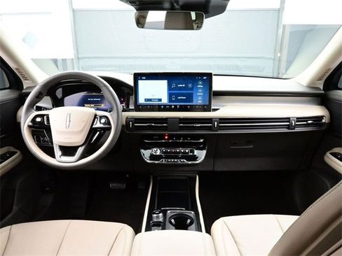 Used 2024 Lincoln Corsair FWD w/ Equipment Group 101A image 20