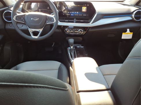 New 2026 Chevrolet Trax LT image 11