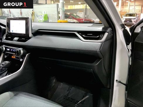 Used 2023 Toyota RAV4 LE AWD/4WD image 19
