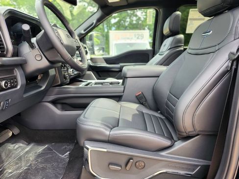 New 2026 Ford F250 Platinum w/ FX4 Off-Road Package AWD/4WD image 18