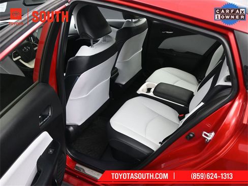 Used 2018 Toyota Prius Prime Advanced image 10