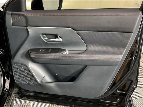 Certified 2025 Nissan Kicks SR FWD image 22