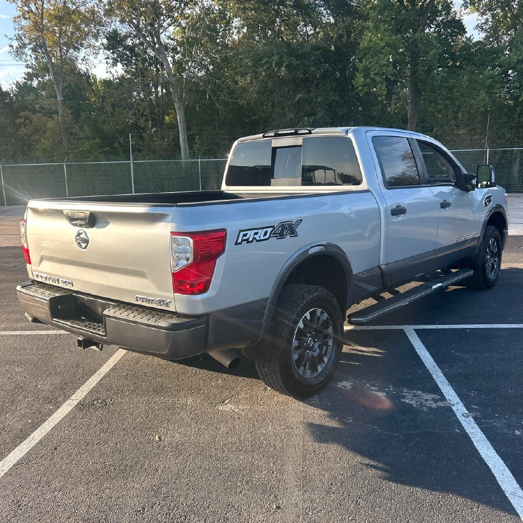 Used 2019 Nissan Titan PRO-4X AWD/4WD image 10