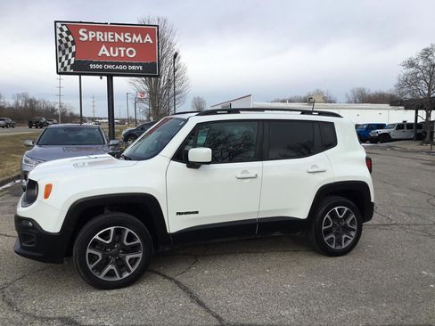 Used 2018 Jeep Renegade Latitude image 11