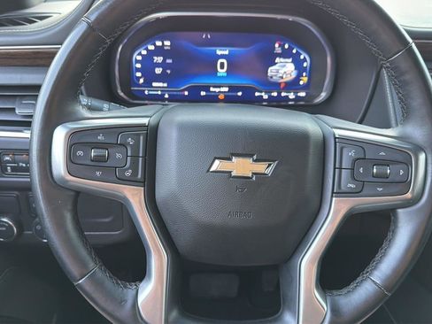 Used 2023 Chevrolet Suburban Premier image 16