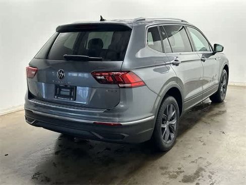 Certified 2022 Volkswagen Tiguan SE w/ Panoramic Sunroof Package image 34