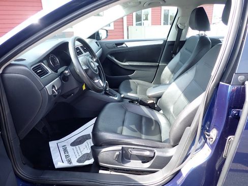 Used 2013 Volkswagen Jetta SE FWD image 8
