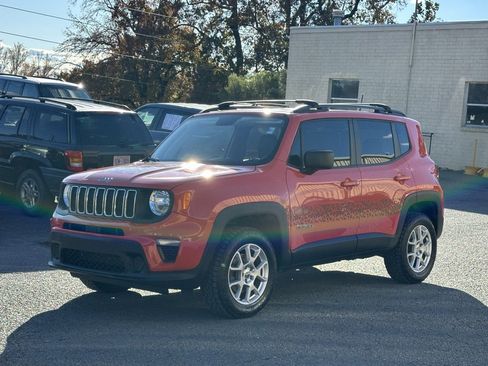 Used 2020 Jeep Renegade Sport w/ Sport Appearance Group image 2