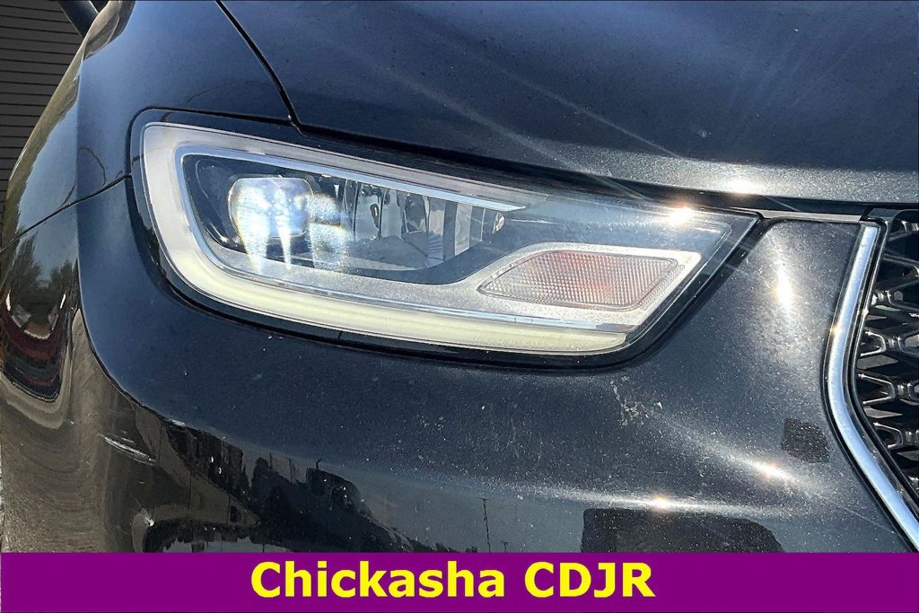 Used 2023 Chrysler Pacifica Touring-L FWD image 32