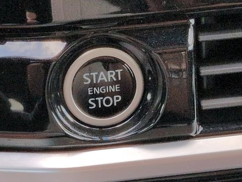 Used 2024 Nissan Pathfinder SL FWD image 30