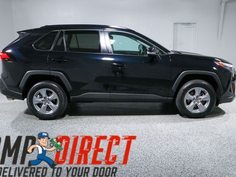 Used 2022 Toyota RAV4 XLE FWD image 6