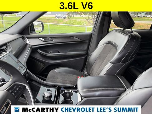 Used 2023 Jeep Grand Cherokee Altitude AWD/4WD image 46