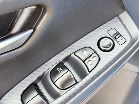 Used 2025 Nissan Sentra SV FWD image 18