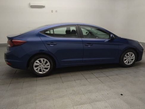 Used 2020 Hyundai Elantra SE FWD image 10