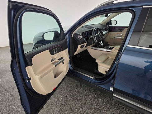 Used 2021 Mercedes-Benz GLB 250 image 19