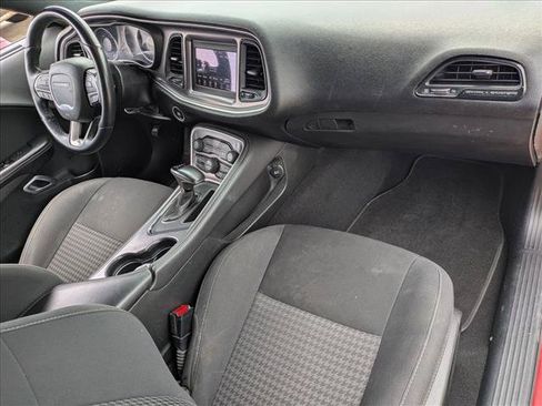 Used 2019 Dodge Challenger R/T RWD image 17