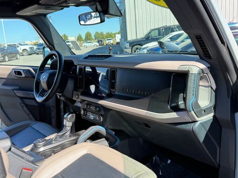 Used 2023 Ford Bronco Wildtrak image 16