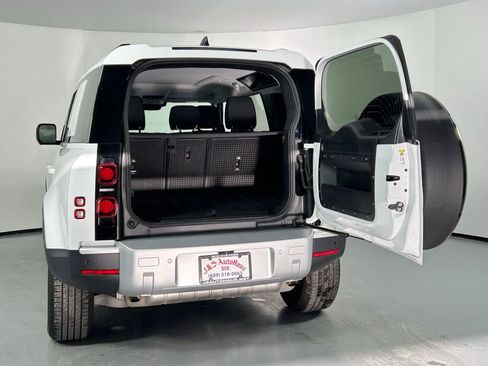 Used 2025 Land Rover Defender 110 S image 16