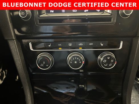 Used 2015 Volkswagen Golf 2-Door FWD image 16