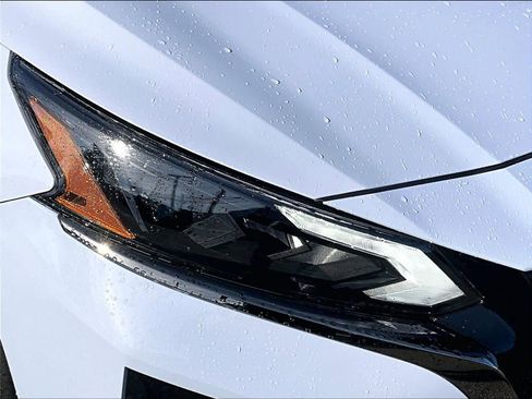 Certified 2024 Nissan Altima 2.0 SR image 31