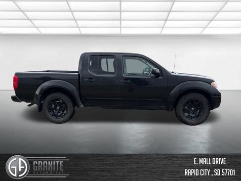 Used 2021 Nissan Frontier SV w/ Midnight Edition Floor Mats AWD/4WD image 6