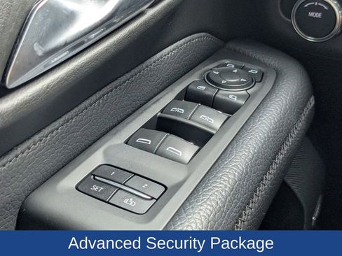 Used 2023 GMC Yukon Denali w/ Advanced Technology Package image 27