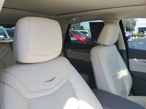 Used 2021 Cadillac XT5 Premium Luxury image 23