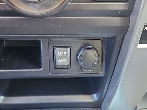 Used 2016 Toyota 4Runner SR5 image 9