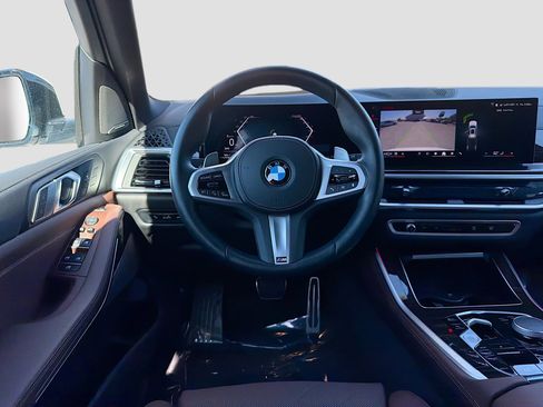Used 2026 BMW X5 sDrive40i image 18
