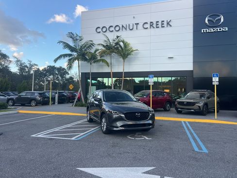 Used 2025 MAZDA CX-5 AWD 2.5 S w/ Preferred Package image 2