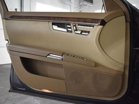 Used 2008 Mercedes-Benz S 550 4MATIC image 28