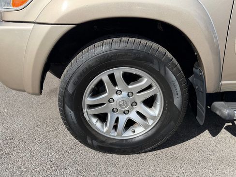 Used 2005 Toyota Sequoia SR5 RWD image 19