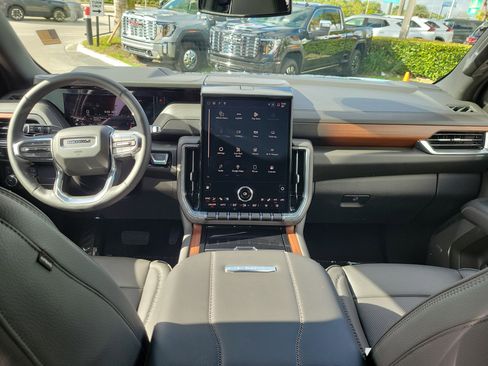 Used 2025 GMC Yukon XL Denali image 18