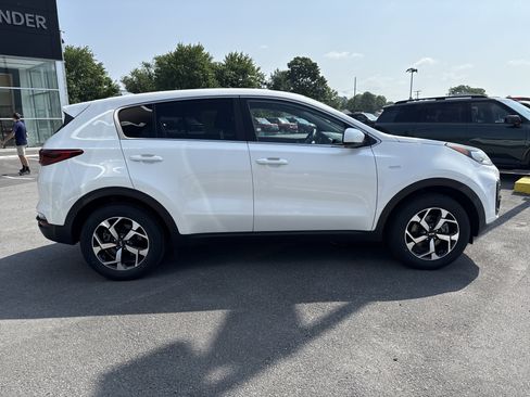Used 2021 Kia Sportage LX AWD/4WD image 2