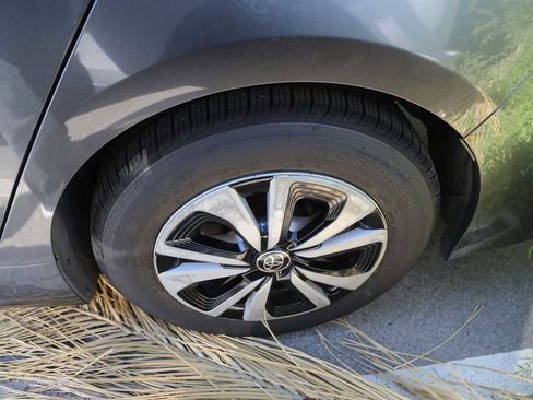 Used 2019 Toyota Prius Prime Premium w/ Carpet Mat Package image 9