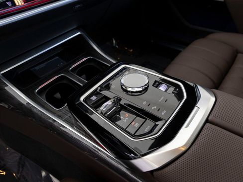 New 2026 BMW 750e xDrive image 19