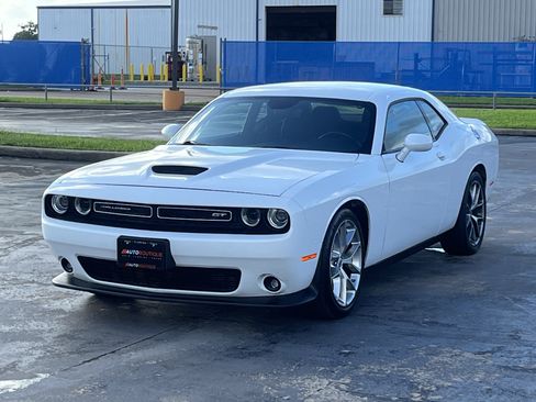 Used 2022 Dodge Challenger GT RWD image 5