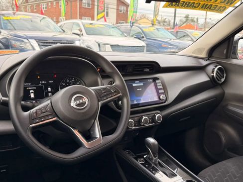 Used 2024 Nissan Kicks SV image 15
