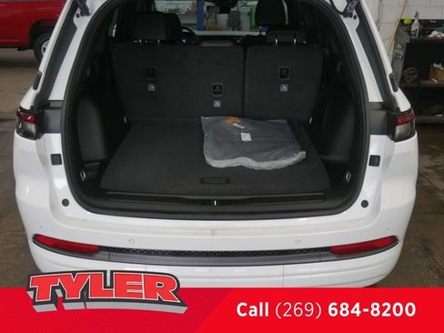 New 2026 Jeep Grand Cherokee Limited image 17