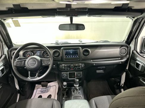 Used 2022 Jeep Gladiator Sport image 18